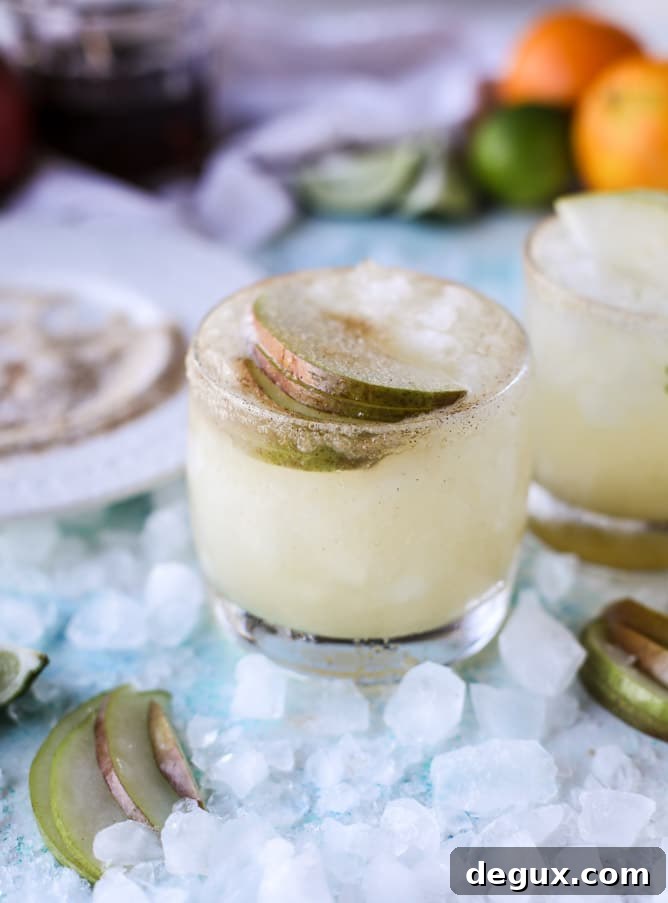 Honey Vanilla Pear Margarita Recipe — Refreshing Fall Cocktail 6 honey vanilla pear margaritas I howsweeteats.com