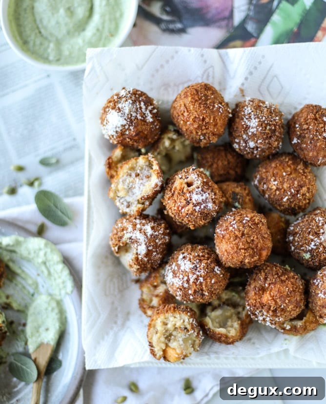 bacon butternut arancini with pumpkin pesto dip I howsweeteats.com