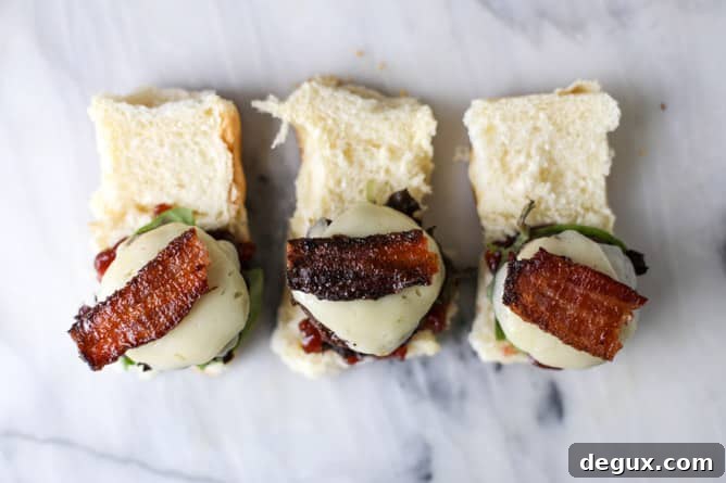 Espresso-Rubbed Brunch Sliders with Vanilla Bacon 4 espresso brunch sliders with vanilla bacon I howsweeteats.com