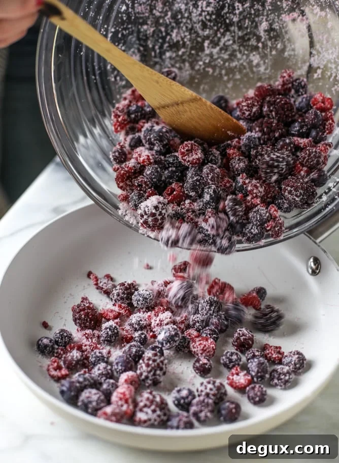 pomegranate vanilla skillet cobbler I howsweeteats.com 
