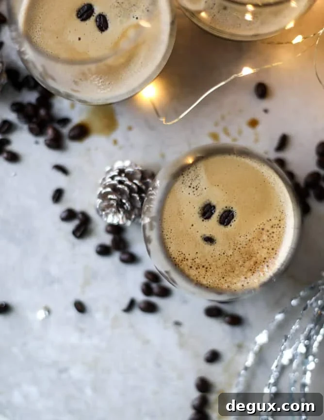 3 ingredient espresso martinis I howsweeteats.com 