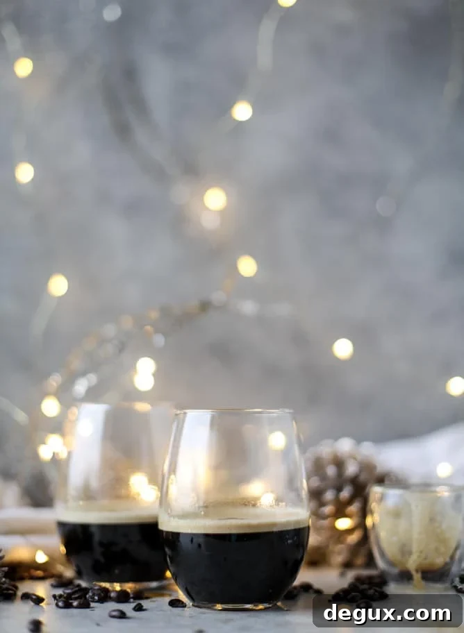 3 ingredient espresso martinis I howsweeteats.com 