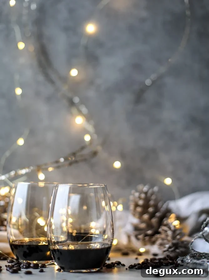 3 ingredient espresso martinis I howsweeteats.com 