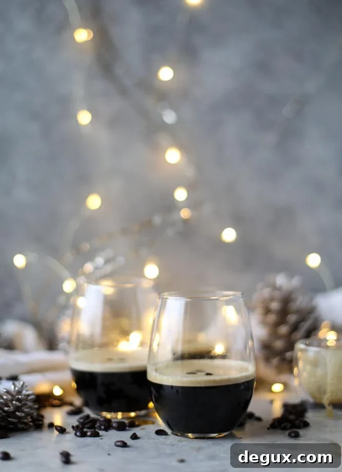 3 ingredient espresso martinis I howsweeteats.com 