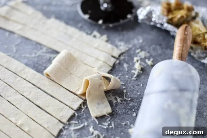 roasted garlic and sharp cheddar cheese straws I howsweeteats.com 