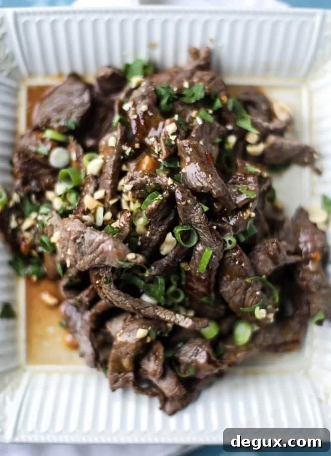 thai beef bowls I howsweeteats.com 