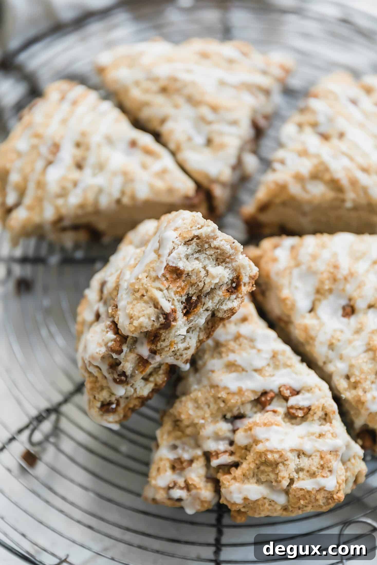 Cinnamon Chip Scones Recipe — Tender Spiced Scones with Chips 5 cinnamon chip scones I howsweeteats.com #cinnamon #scones #breakfast #christmas