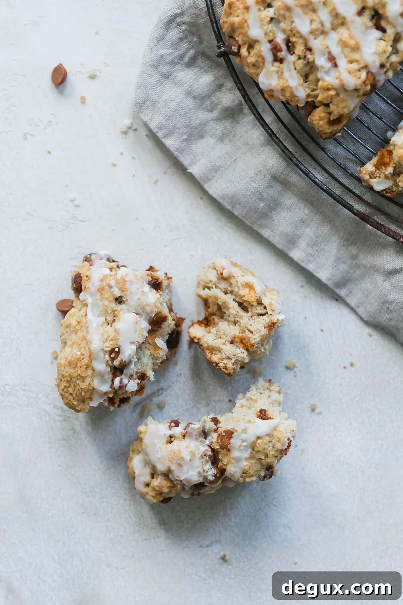 Cinnamon Chip Scones Recipe — Tender Spiced Scones with Chips 7 cinnamon chip scones I howsweeteats.com #cinnamon #scones #breakfast #christmas