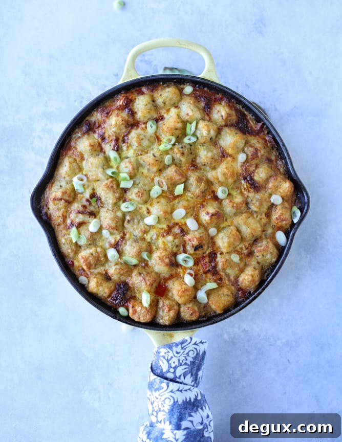 tater tot breakfast skillet I howsweeteats.com