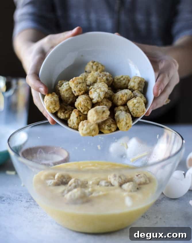tater tot breakfast skillet I howsweeteats.com