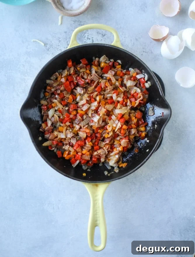 tater tot breakfast skillet I howsweeteats.com