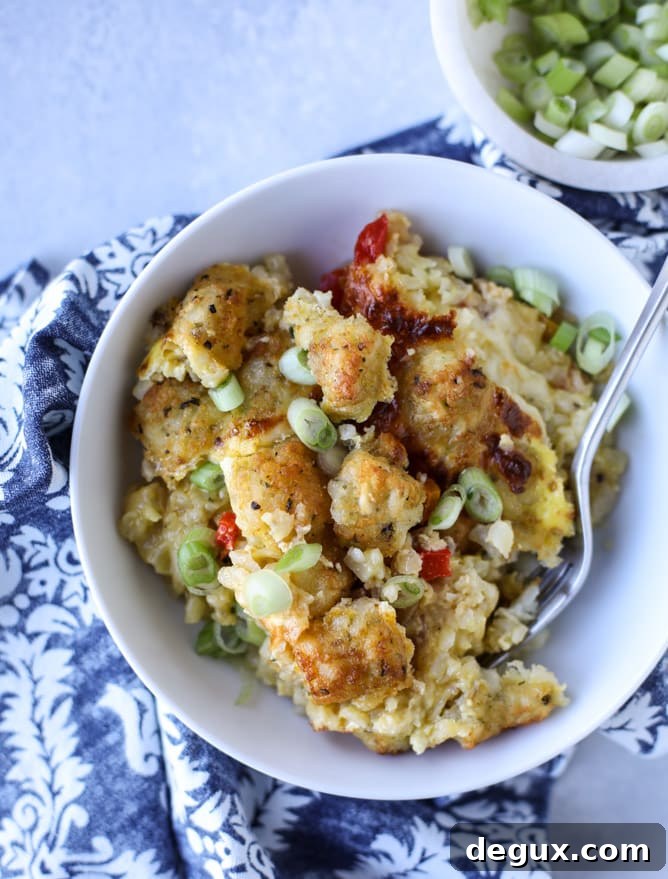 tater tot breakfast skillet I howsweeteats.com