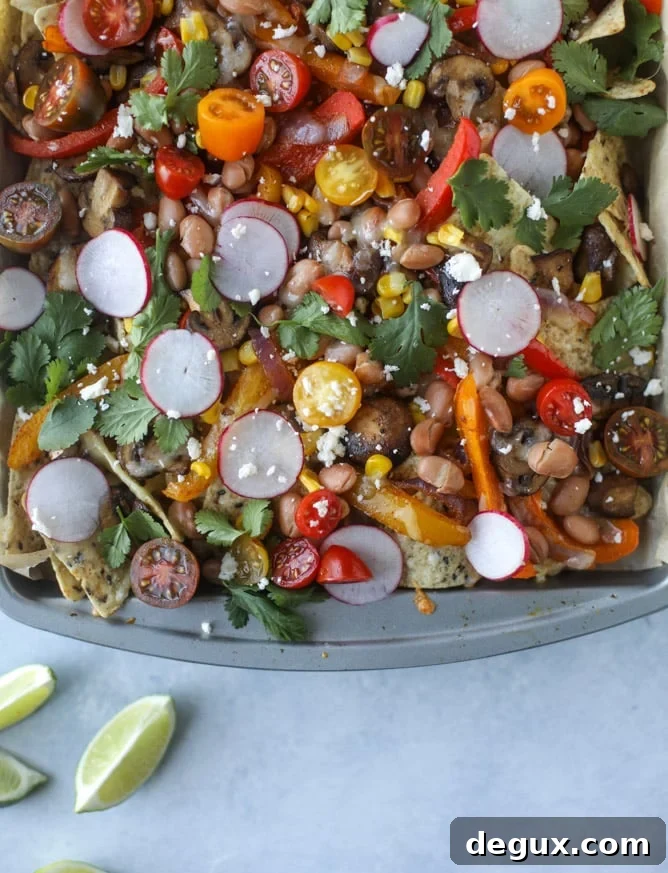 veggie fajita sheet pan nachos I howsweeteats.com
