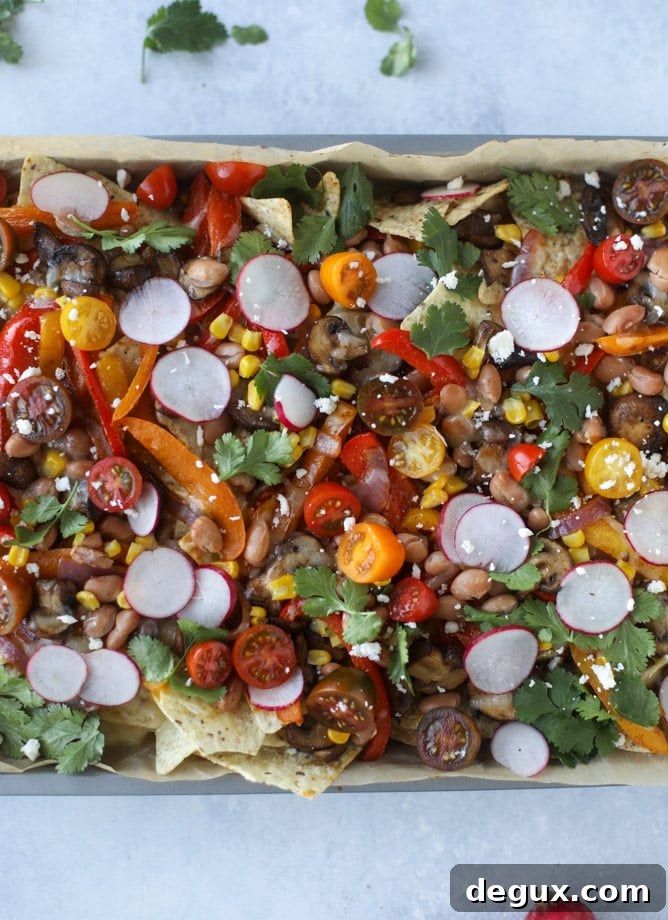 veggie fajita sheet pan nachos I howsweeteats.com
