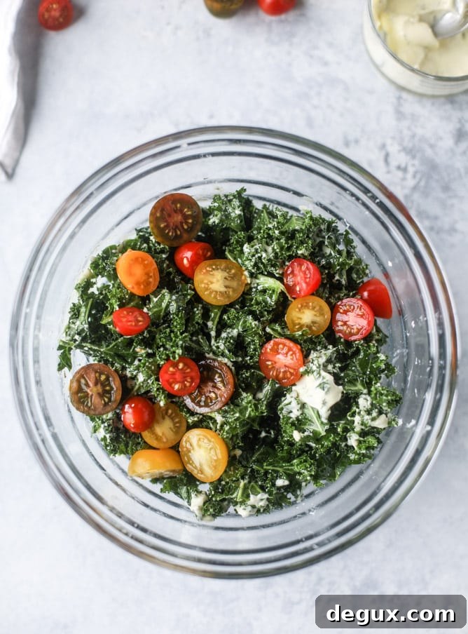 BLT Kale Salad with Greek Yogurt Ranch Dressing 5 BLT shredded kale salad with greek yogurt ranch I howsweeteats.com