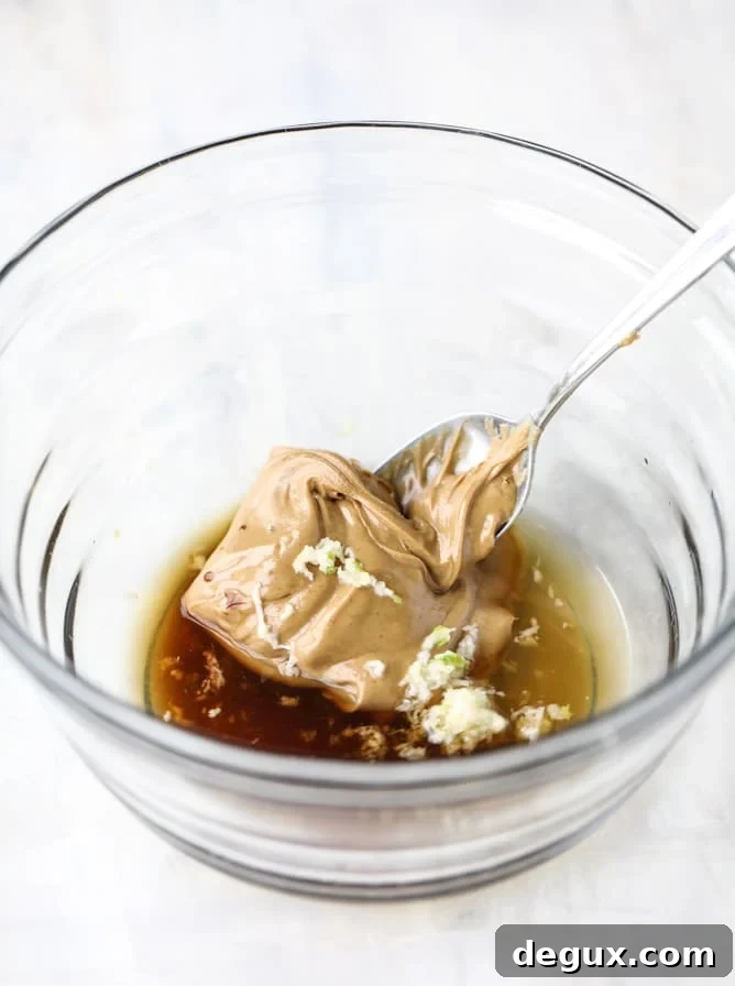 chicken avocado salad with peanut dressing I howsweeteats.com