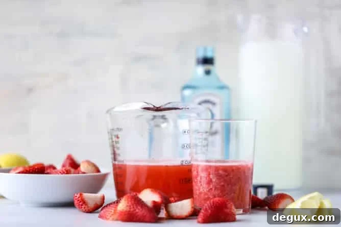 strawberry gin lemonades I howsweeteats.com