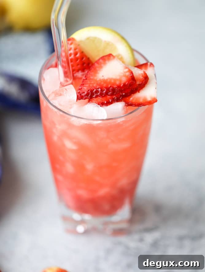 Strawberry Gin Lemonade Recipes: Refreshing Summer Cocktails 6 strawberry gin lemonades I howsweeteats.com