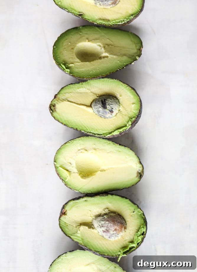 cheesy chipotle bacon guacamole I howsweeteats.com