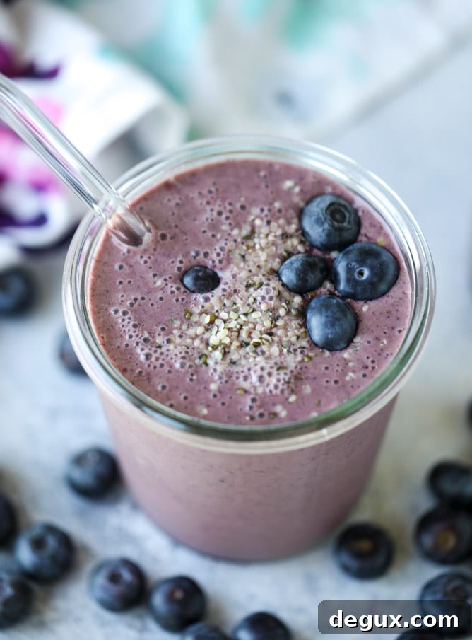 pink dragonfruit + blueberry smoothie I howsweeteats.com