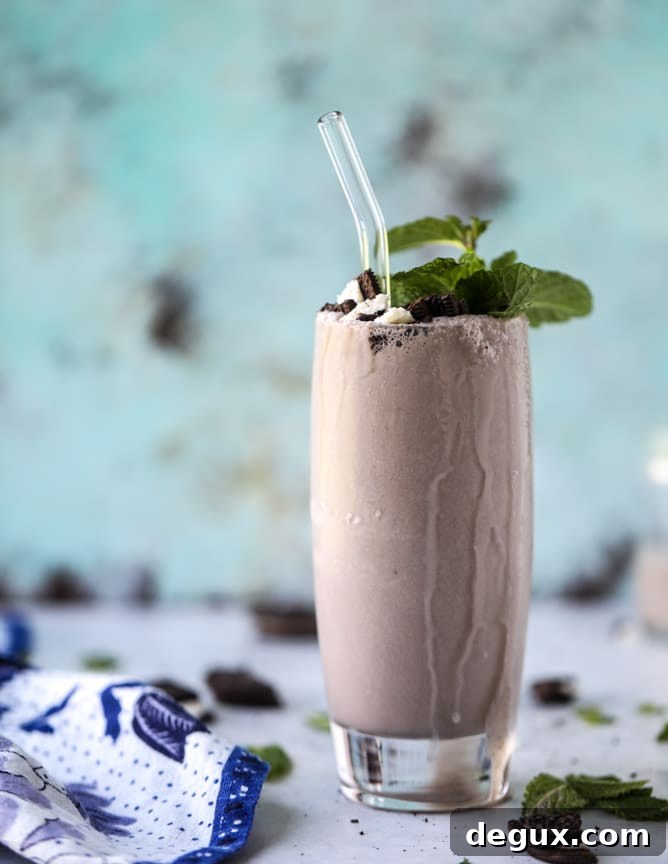 fresh mint cookies and cream shake I howsweeteats.com 