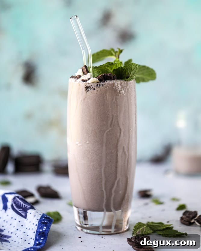 fresh mint cookies and cream shake I howsweeteats.com 