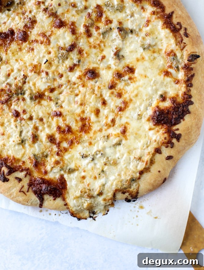 White Clam and Chili Oil Pizza Recipe: Savory Seafood Pie 4 white clam sauce pizza I howsweeteats.com