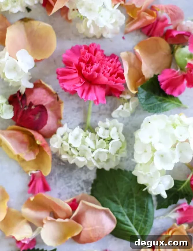 DIY Floral Ice Bucket Tutorial (Video Guide) 3 how to make a floral ice bucket - VIDEO! I howsweeteats.com