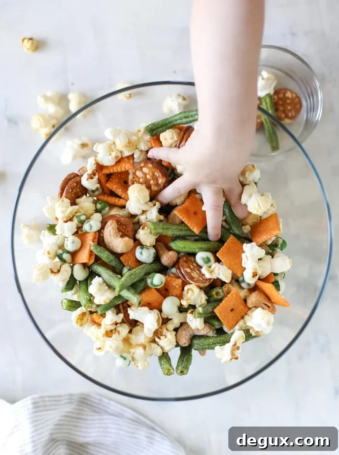 Summer Pool Snack Mix Recipe — Quick Video Tutorial 2 {video!} our favorite summer pool party snack mix I howsweeteats.com