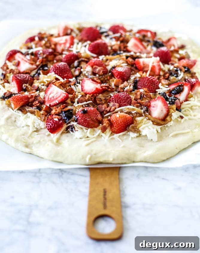 Strawberry, Bacon & Caramelized Onion Pizza Recipe 3 strawberry pizza I howsweeteats.com