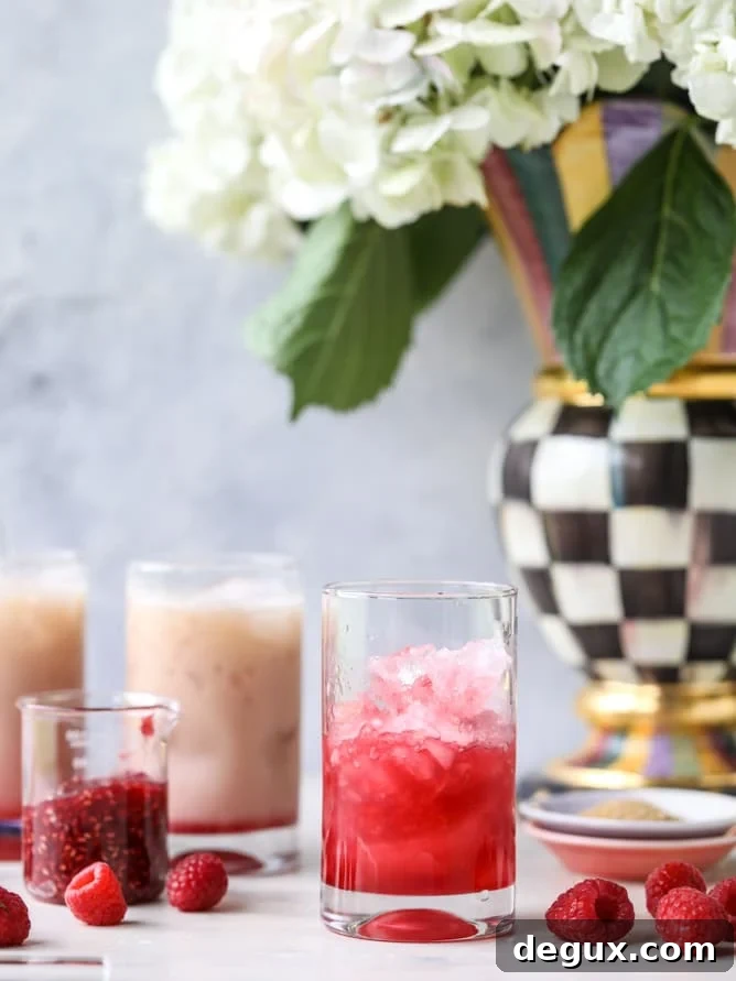Refreshing Iced Raspberry Latte Recipe for Summer Cafés 3 iced raspberry lattes I howsweeteats.com