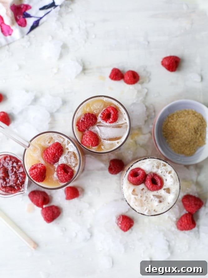 Refreshing Iced Raspberry Latte Recipe for Summer Cafés 9 iced raspberry lattes I howsweeteats.com