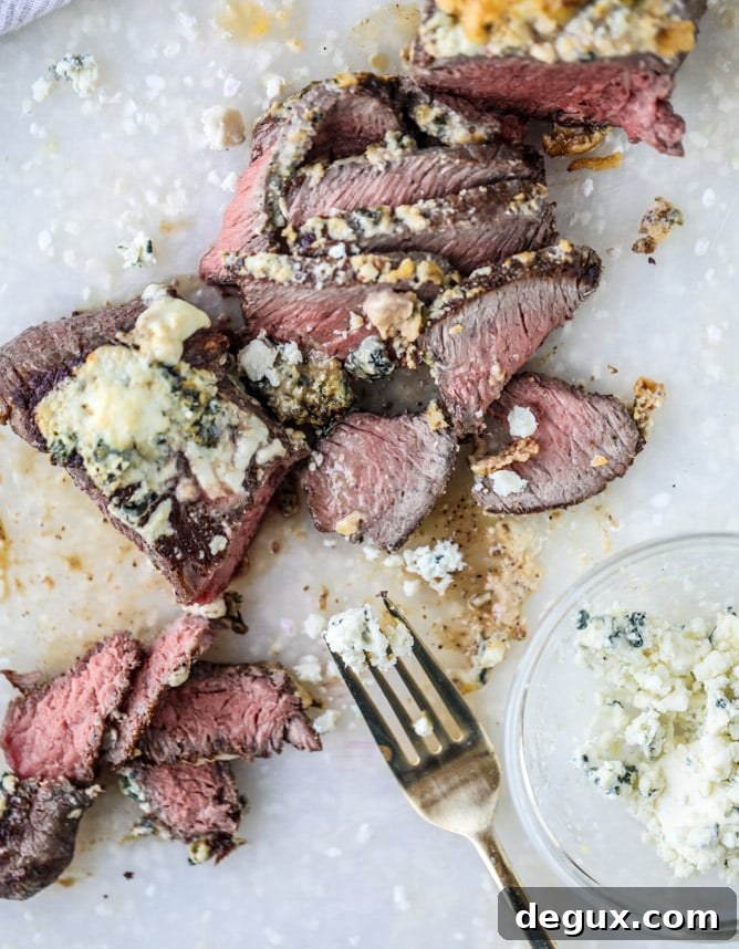Gorgonzola-Crusted Steak Salad with Balsamic Glaze 3 gorgonzola crusted steak salads I howsweeteats.com