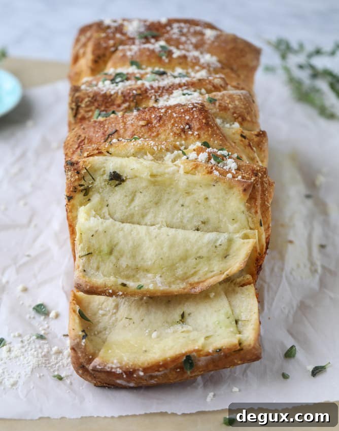 roasted garlic parmesan herb pull-apart bread I howsweeteats.com