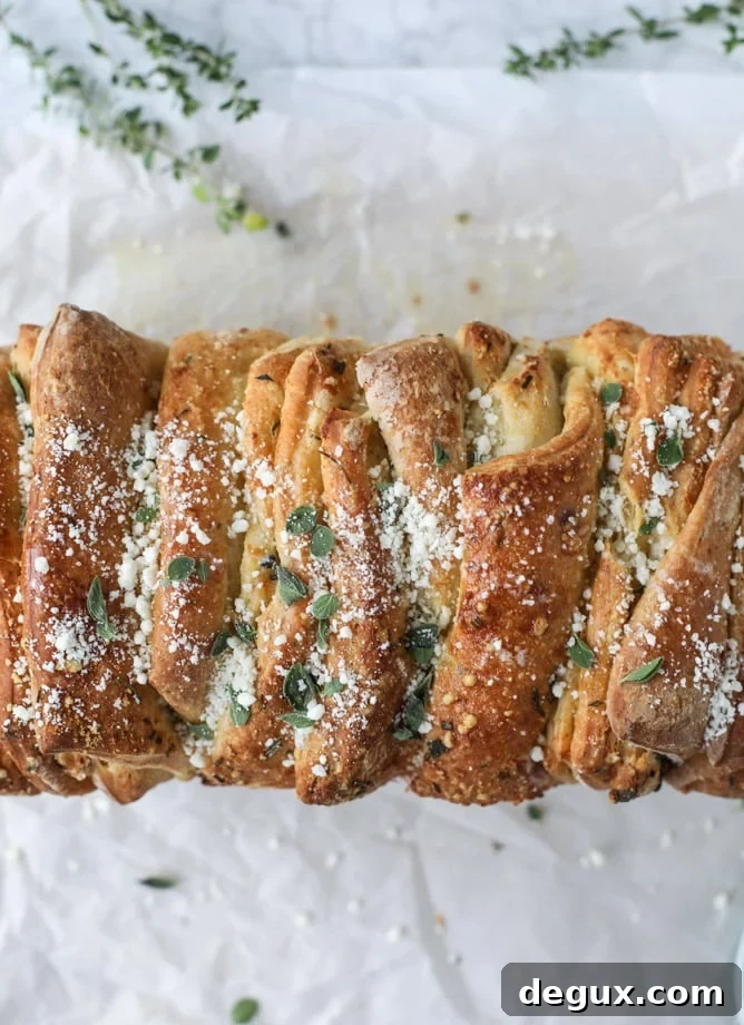 roasted garlic parmesan herb pull-apart bread I howsweeteats.com