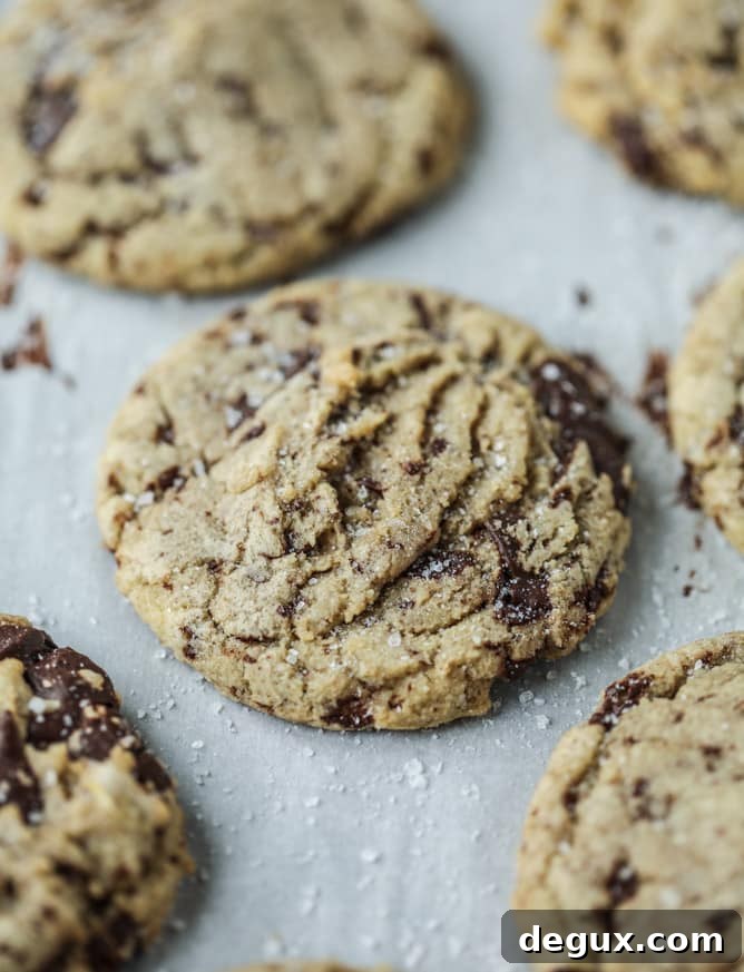 salted dark chocolate chunk cookies I howsweeteats.com