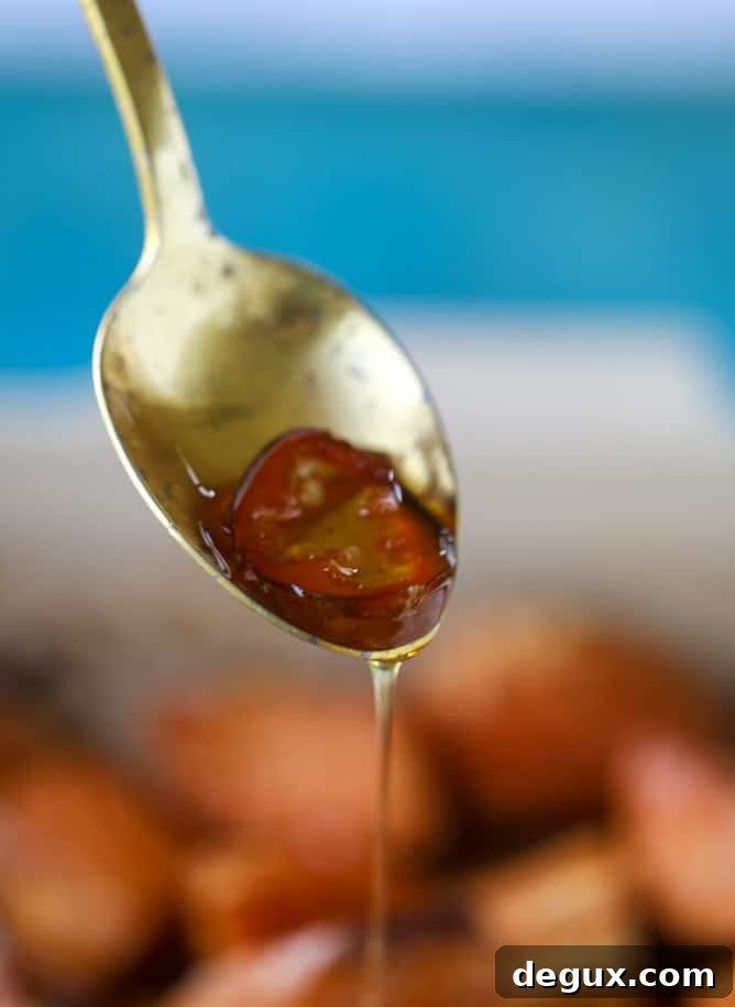 Hot Honey Caramel Sweet Potatoes for Friendsgiving 2017 4 hot honey caramel sweet potatoes I howsweeteats.com #thanksgiving #sweetpotatoes #recipes