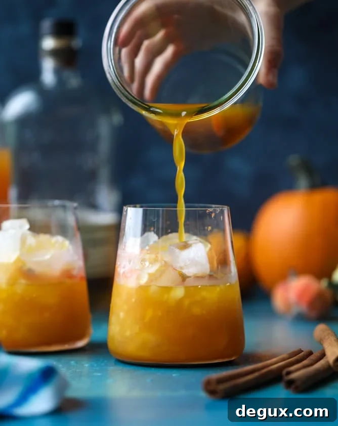 Friendsgiving Pumpkin Bourbon Smash Cocktail Recipe 4 pumpkin pie bourbon smash I howsweeteats.com