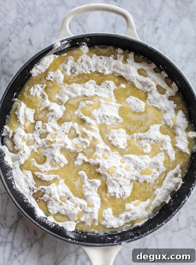 pumpkin skillet cobbler I howsweeteats.com