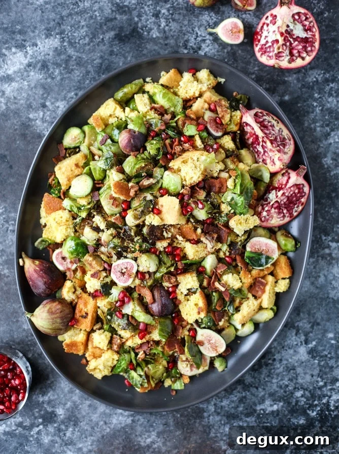 Friendsgiving Panzanella Salad with Brussels Sprouts, Bacon & Cornbread 3 brussels, bacon and cornbread panzanella salad I howsweeteats #thanksgiving #salad #sidedish