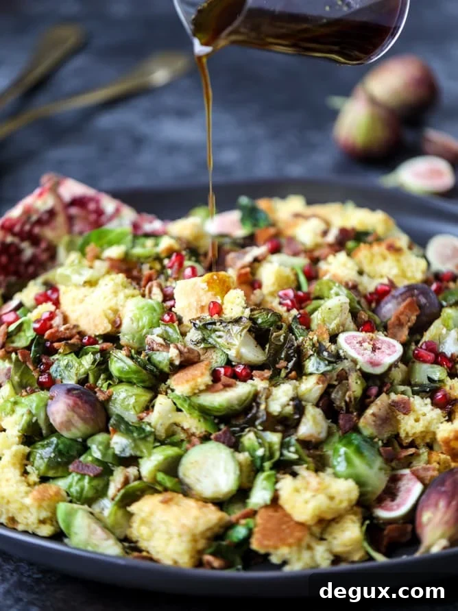 Friendsgiving Panzanella Salad with Brussels Sprouts, Bacon & Cornbread 6 brussels, bacon and cornbread panzanella salad I howsweeteats #thanksgiving #salad #sidedish