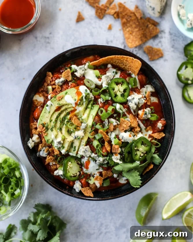 slow cooker buffalo chicken chili I howsweeteats.com