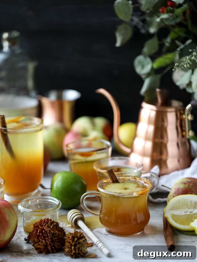 caramel apple hot toddy I howsweeteats.com #caramel #apple #cocktail