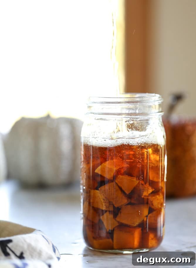 butternut squash infused bourbon I howsweeteats.com #thanksgiving #cocktails