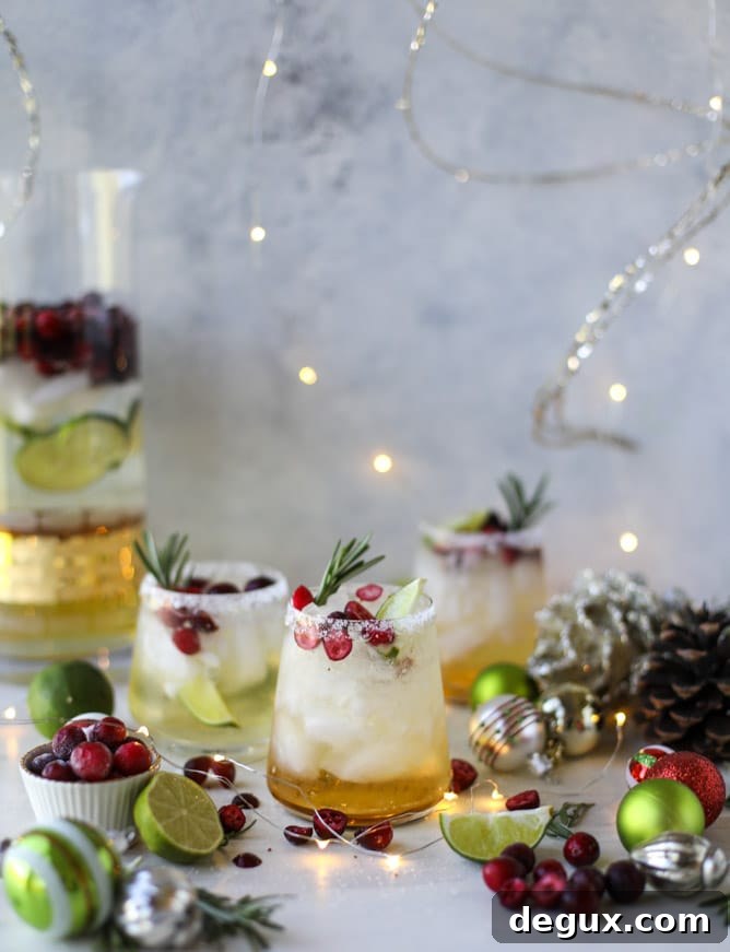 Mistletoe Margarita Recipe for Festive Holiday Cocktails 6 mistletoe margaritas I howsweeteats.com #christmas #margaritas #cocktails