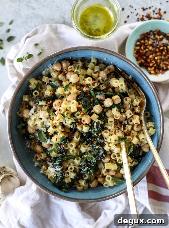 20-Minute Spicy Garlic Spinach Pasta with Chickpeas and Lemon 9 spicy garlic spinach pasta with chickpeas I howsweeteats.com