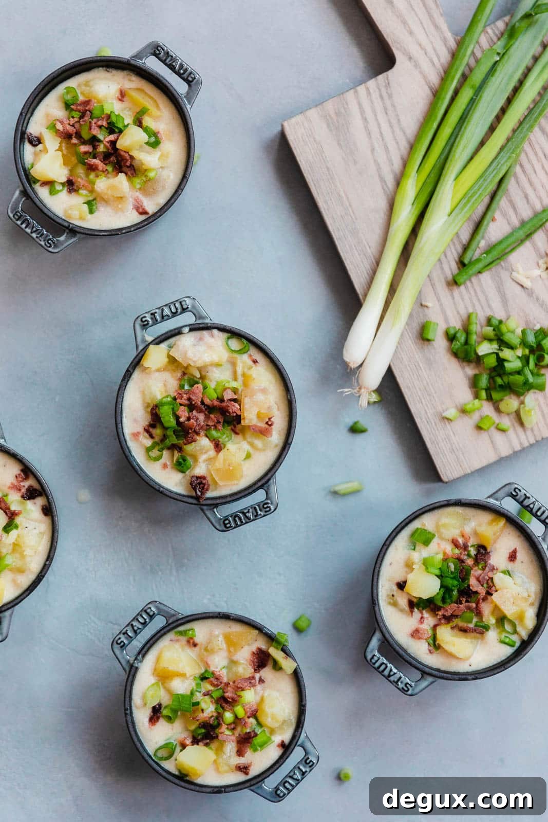 loaded baked potato soup I howsweeteats.com
