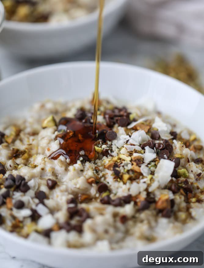 pistachio oatmeal with coconut I howsweeteats.com #oatmeal #pistachio #coconut #chocolate #breakfast