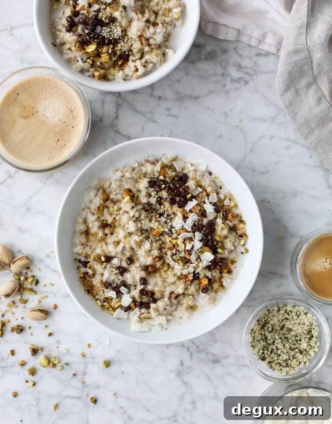 pistachio oatmeal with coconut I howsweeteats.com #oatmeal #pistachio #coconut #chocolate #breakfast