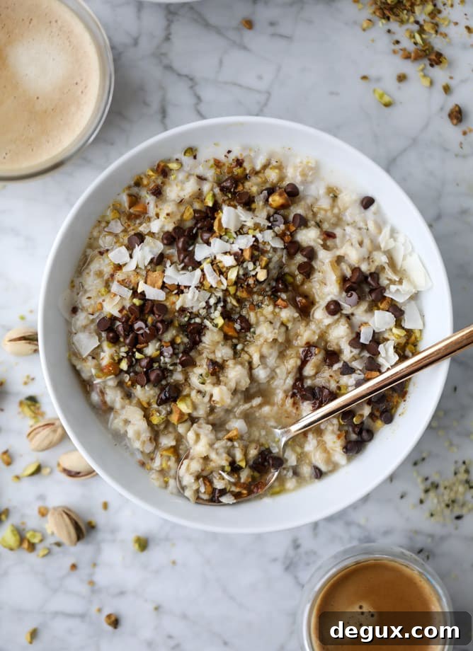 pistachio oatmeal with coconut I howsweeteats.com #oatmeal #pistachio #coconut #chocolate #breakfast